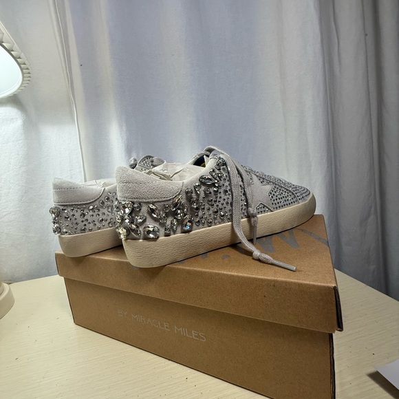 Mi.iM Goldie Rubber Sole Lace-up Rhinestone Star Sneakers  7.5 - Picture 5 of 9